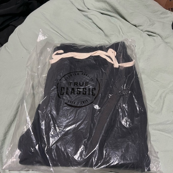 𝅺navy FLEECE Short - Picture 2 of 3